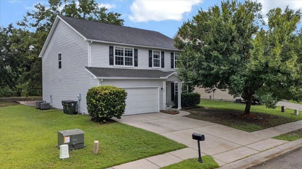 303 Sabal Palmetto Court, Moncks Corner