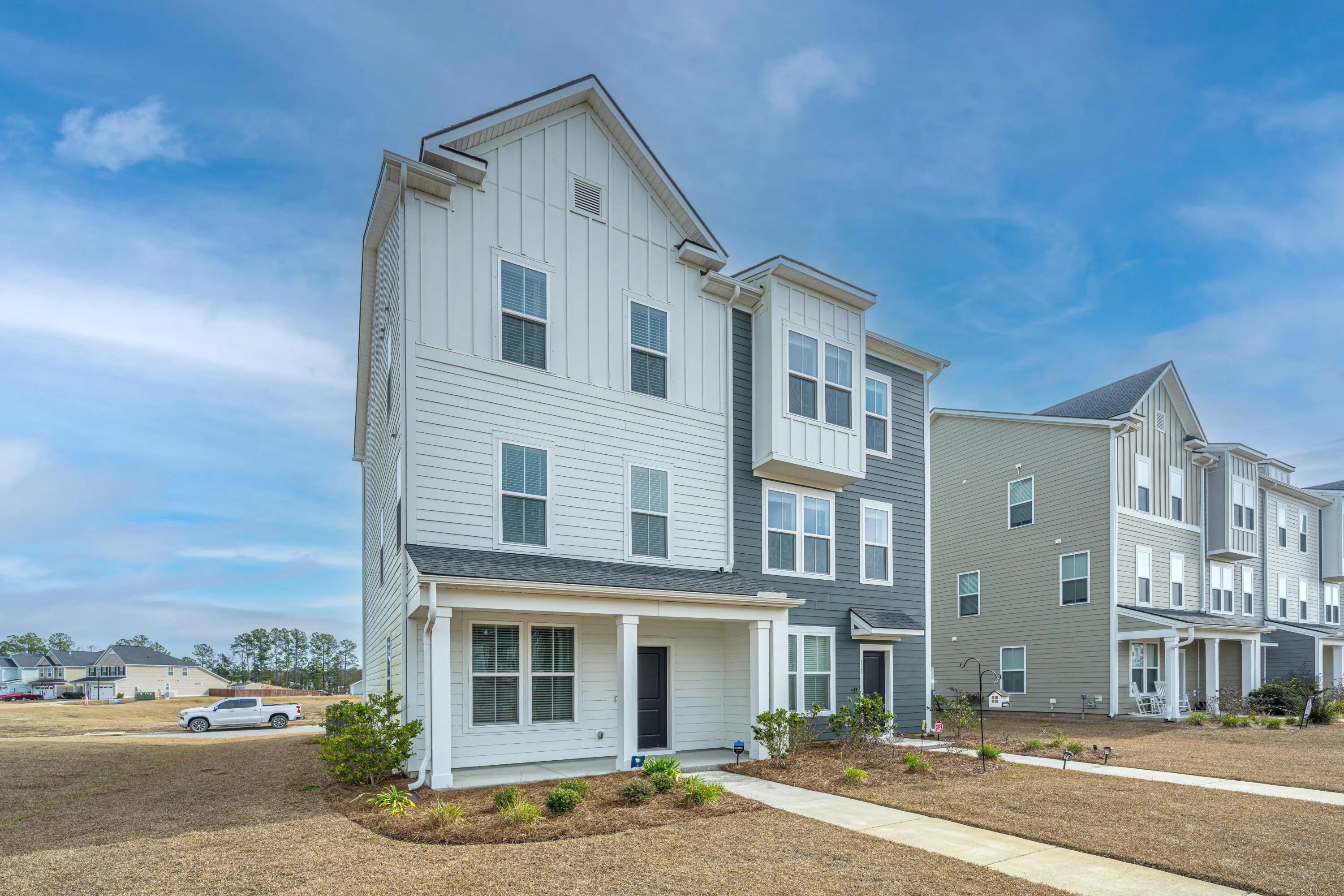 Photo of Listing #26000600