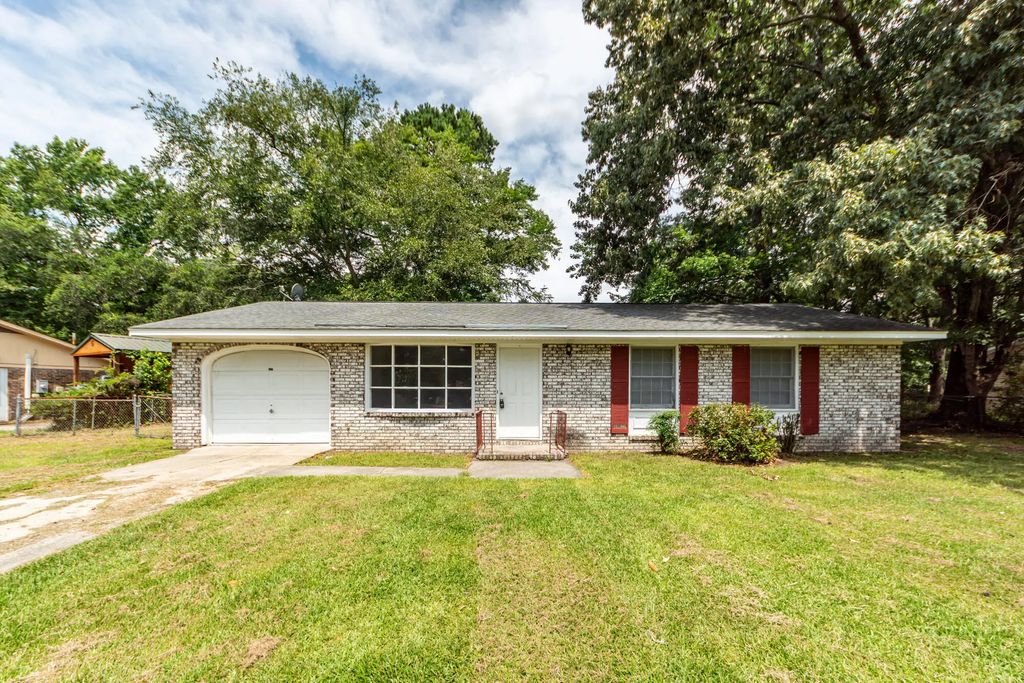 107 Greenhurt Avenue, Summerville