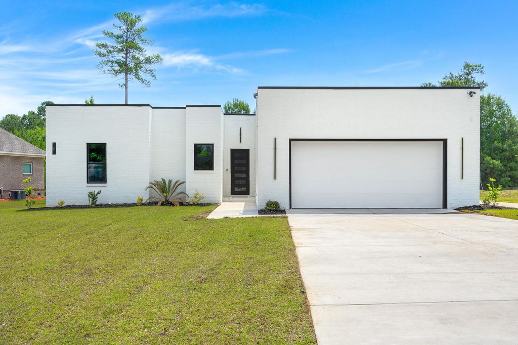 181 Sago Palm Drive, Orangeburg
