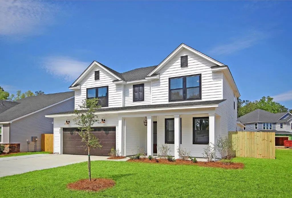 218 Creek Pointe Drive, Moncks Corner