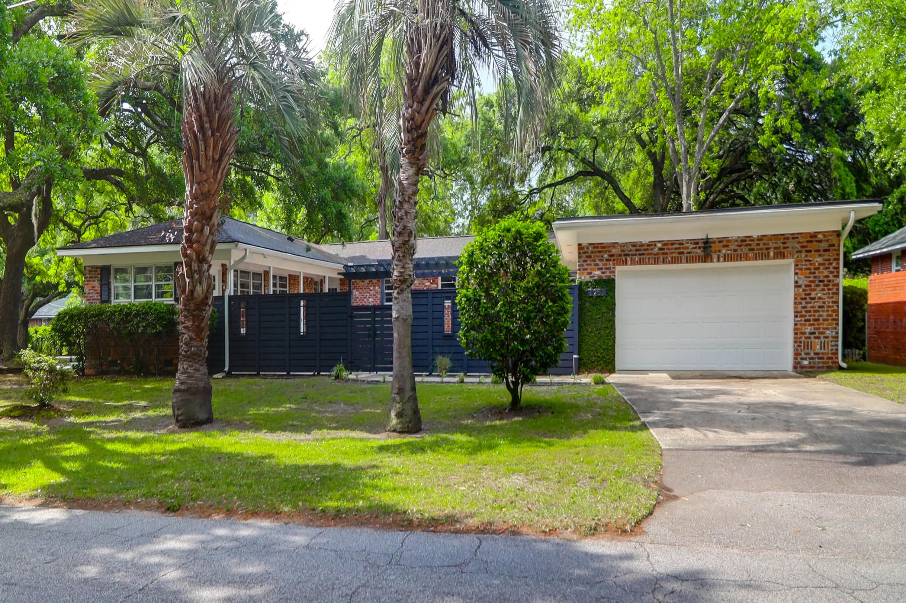 Photo of Listing #25013053