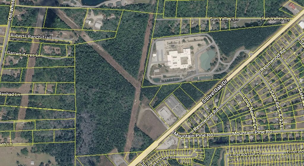 1071 S Live Oak Drive, Moncks Corner