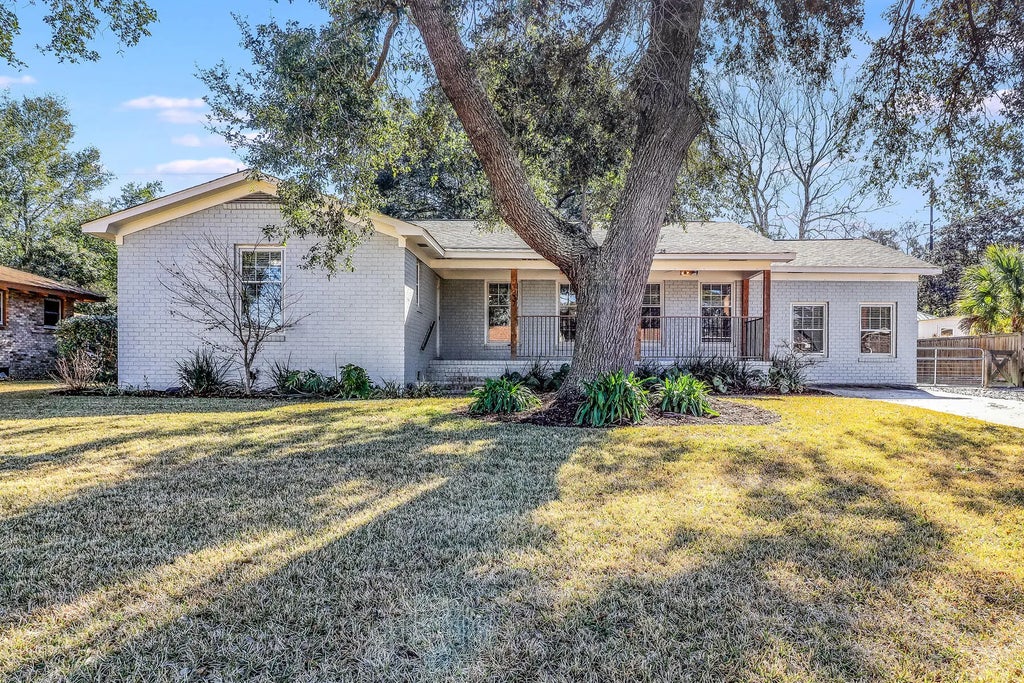 1227 Oakcrest Drive, Charleston