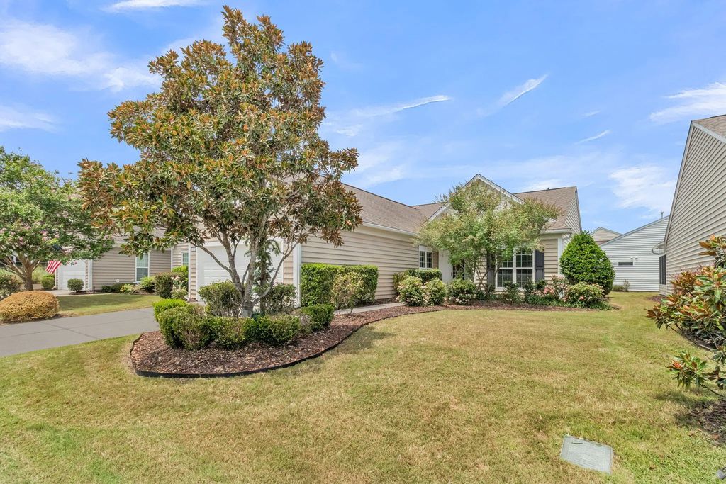 407 Waterlily Way, Summerville