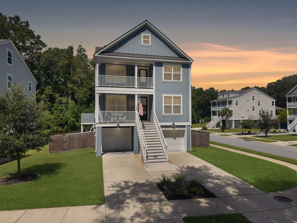 3734 Sandy Gate Lane, Mount Pleasant