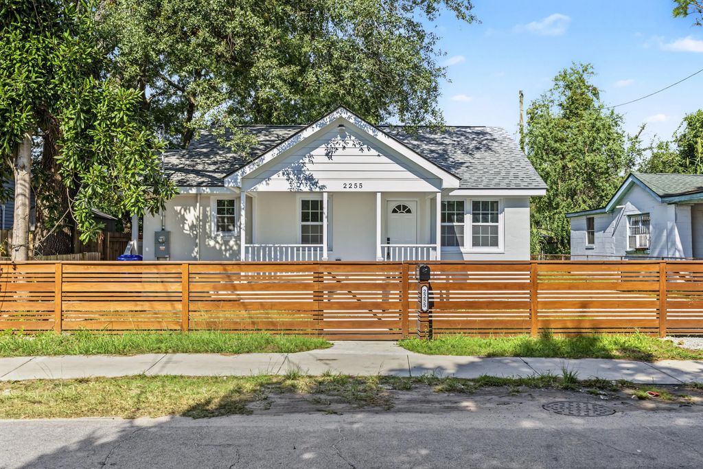 2255 Mott Avenue, North Charleston