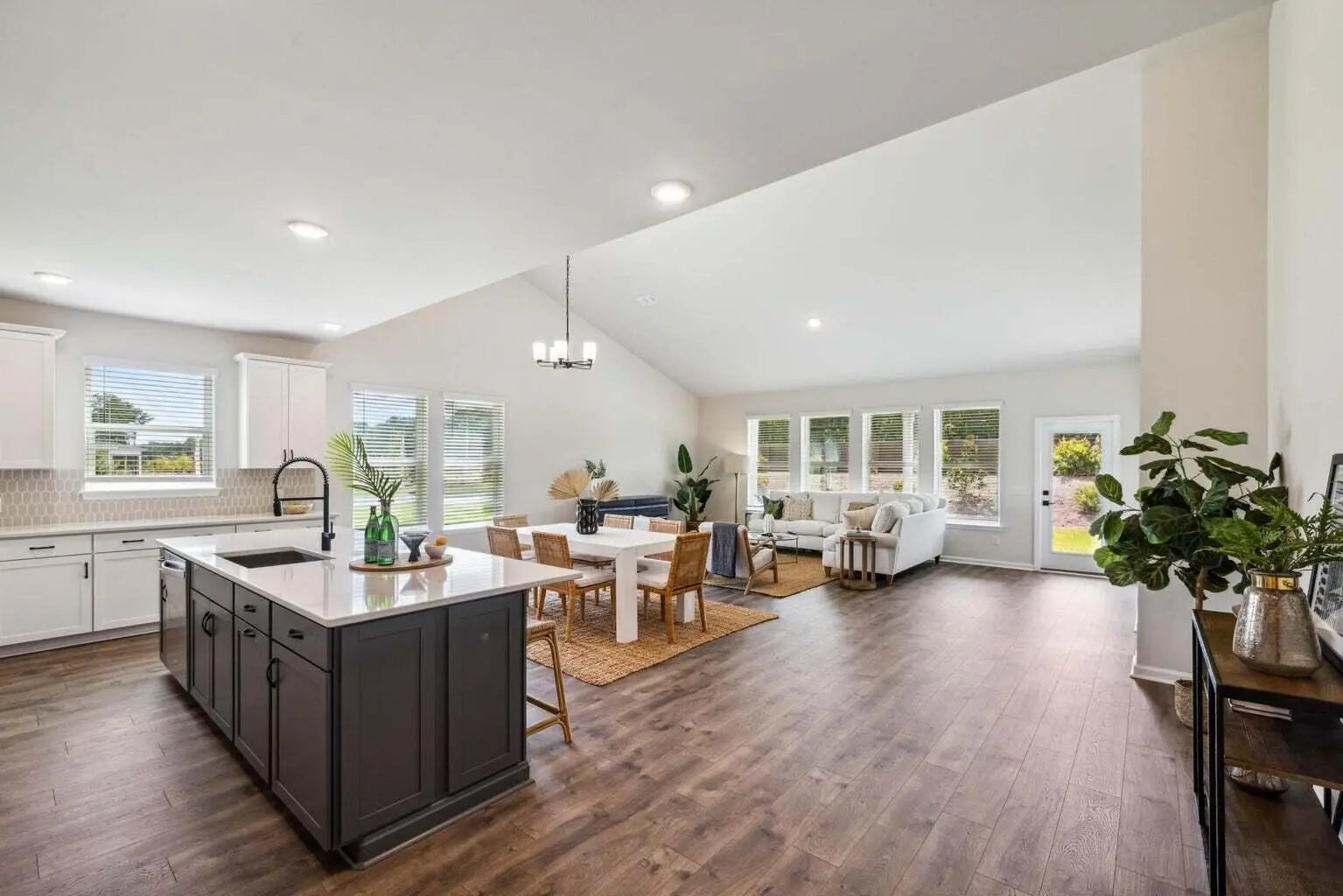 Photo of Listing #25013431