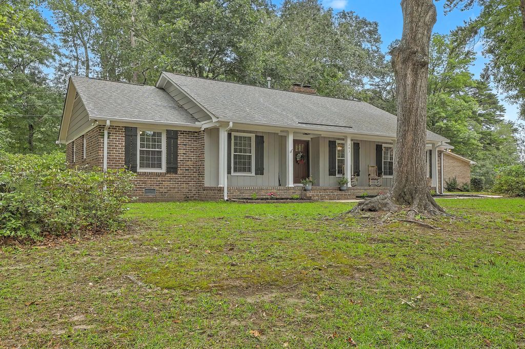 203 Shaftesbury Lane, Summerville