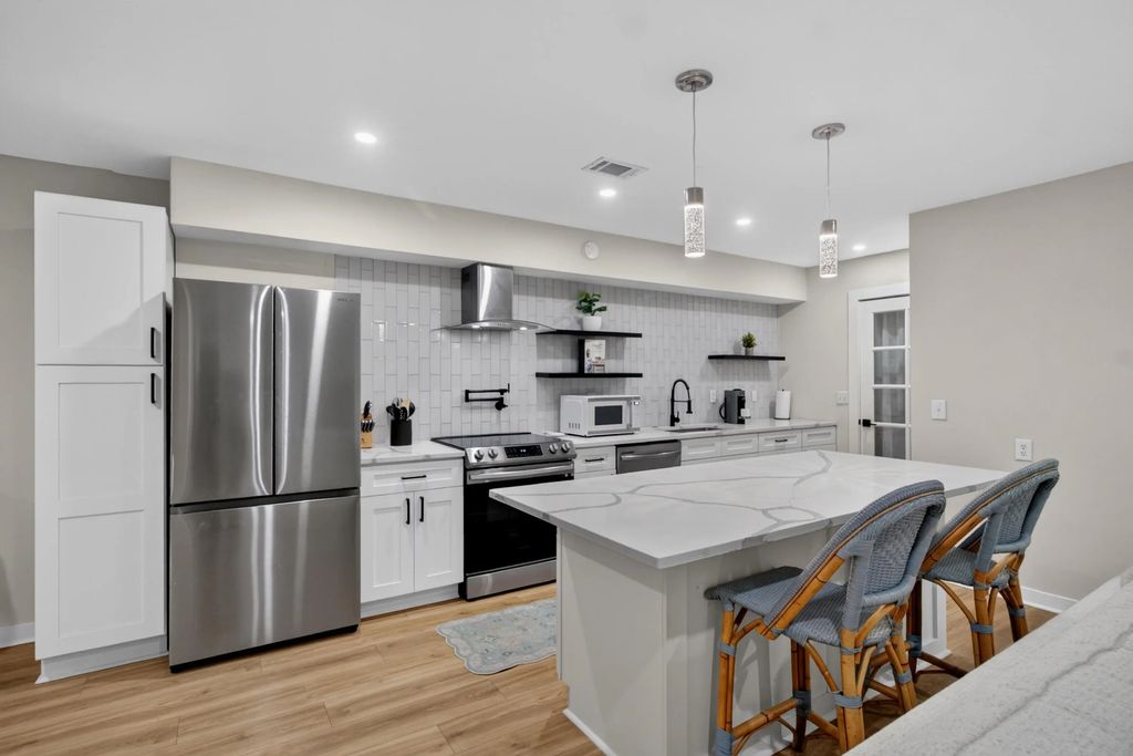 24 Meander Row 4, Charleston