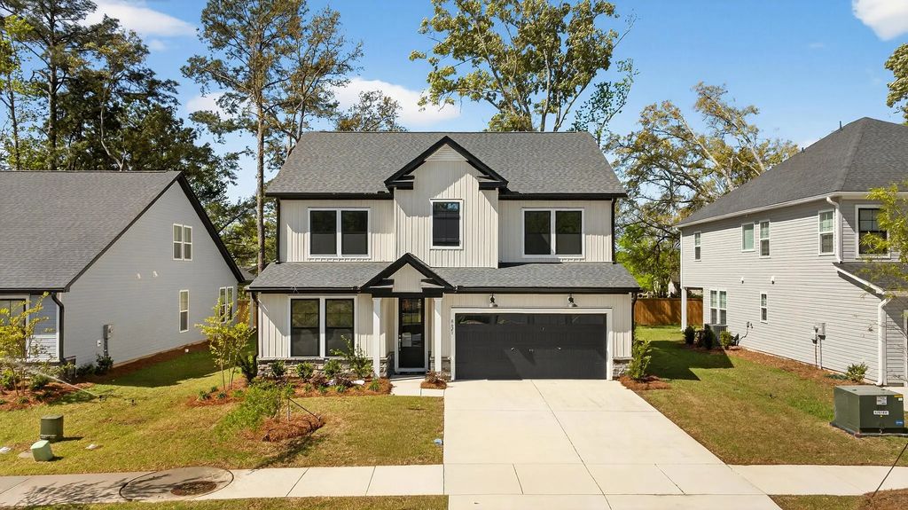 226 Creek Pointe Dr Drive, Moncks Corner