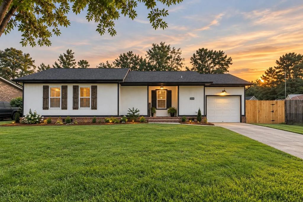 121 Heather Drive, Summerville