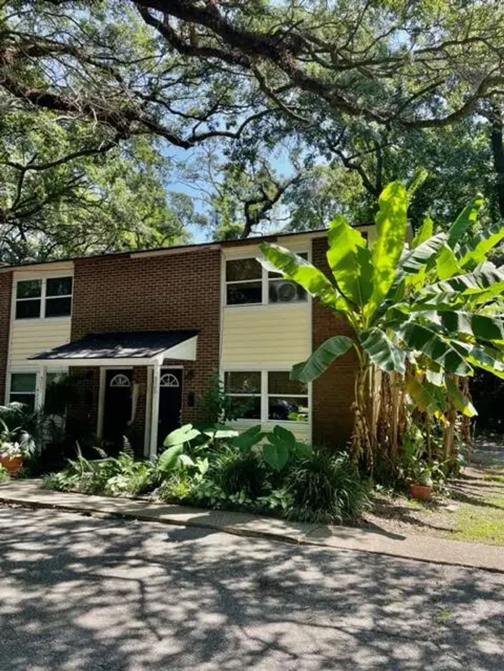 325 Tall Oak Avenue, Charleston