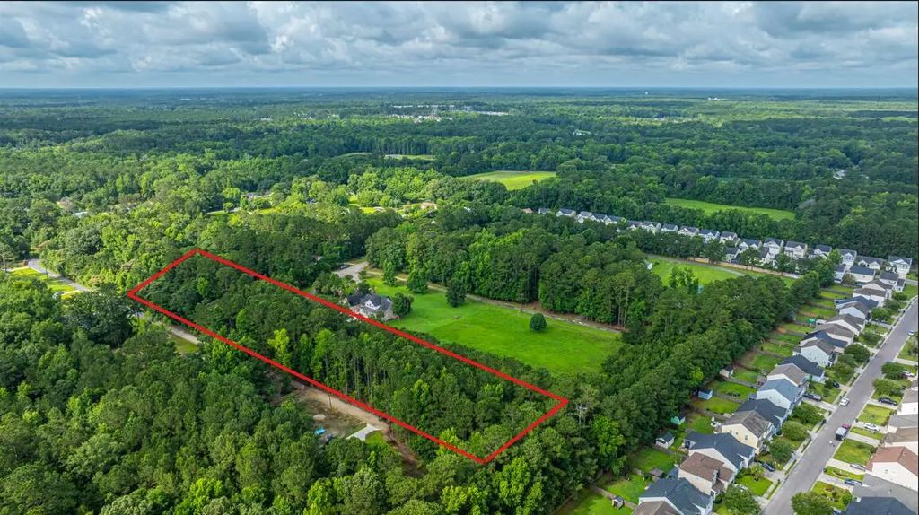 Weeping Willow Lane, Summerville