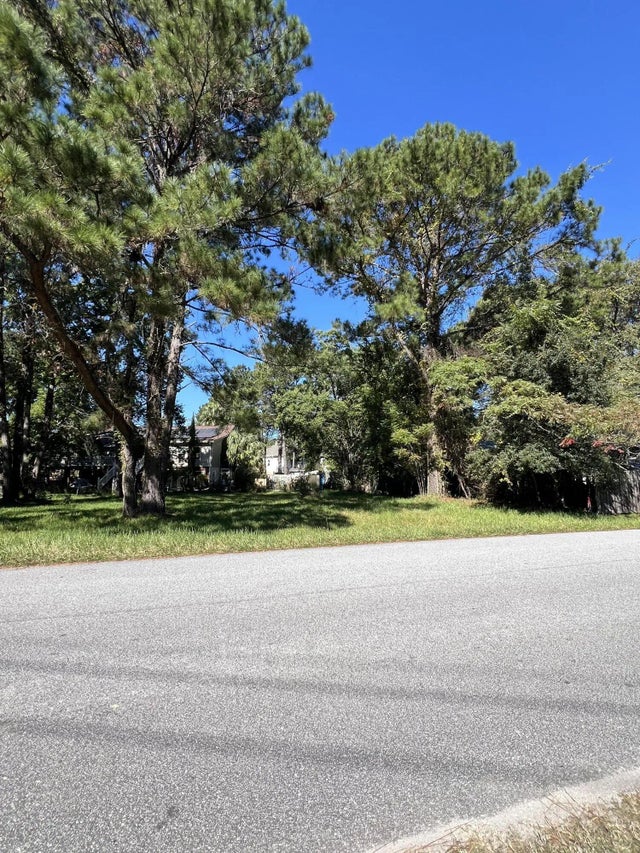 Photo of Pandora Drive, Mount Pleasant SC