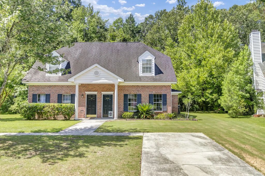 3292 Queensgate Way, Mount Pleasant