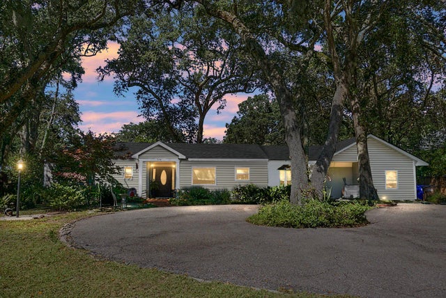 Photo of 544 Fort Johnson Road, Charleston SC