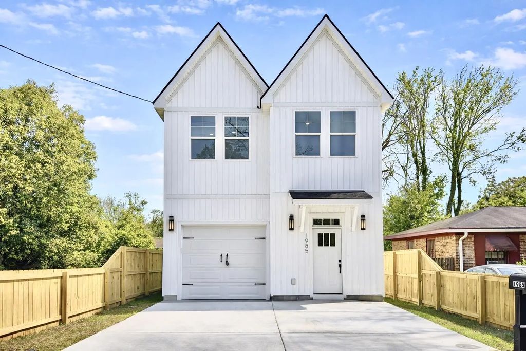 1985 Delaware Avenue, North Charleston