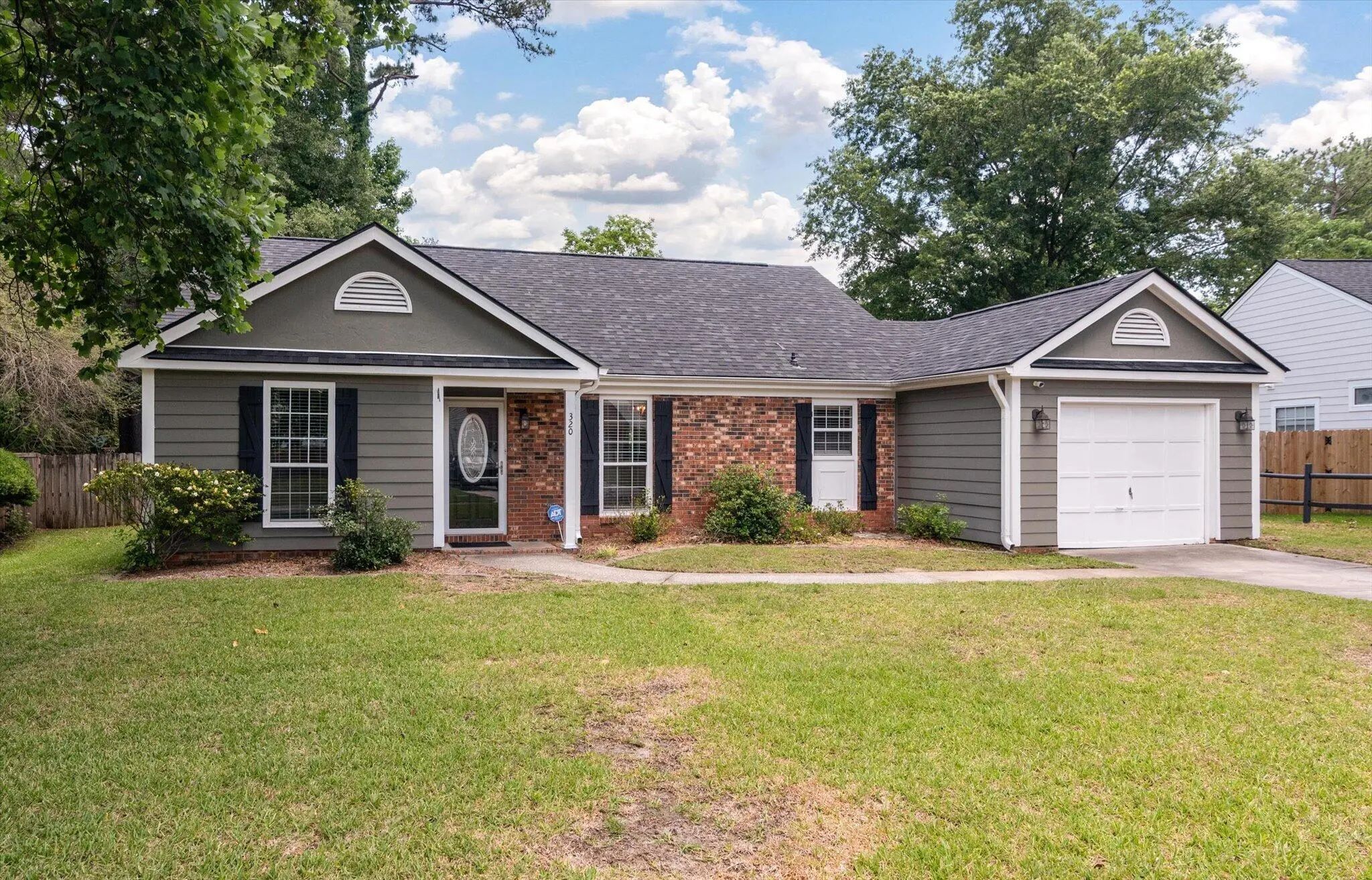 Photo of Listing #26015553