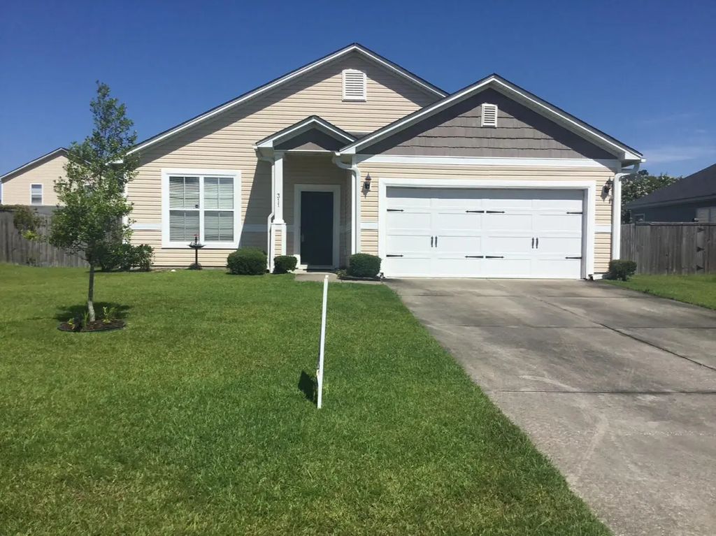 311 Mossy Wood Road, Summerville