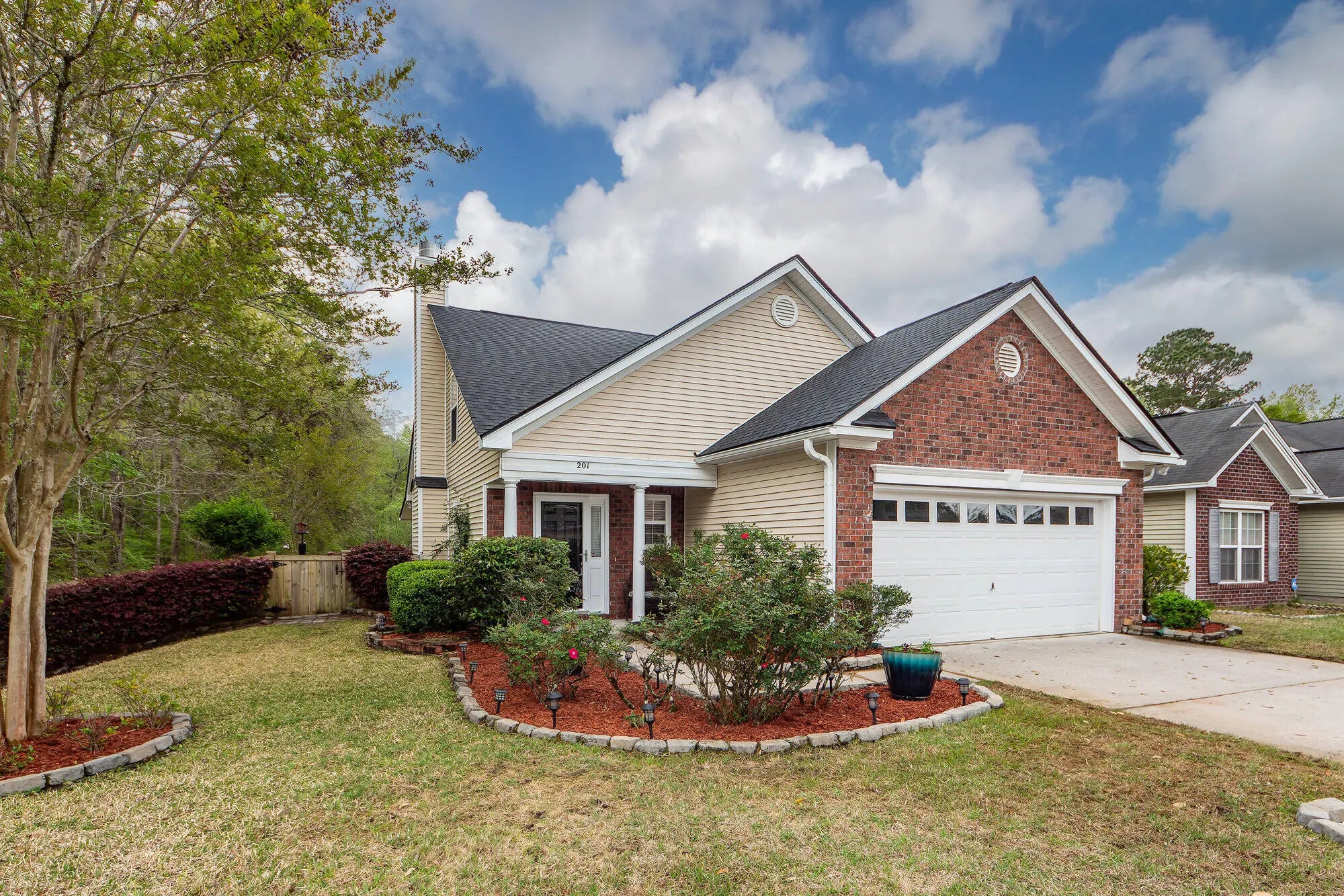 Photo of Listing #25008925