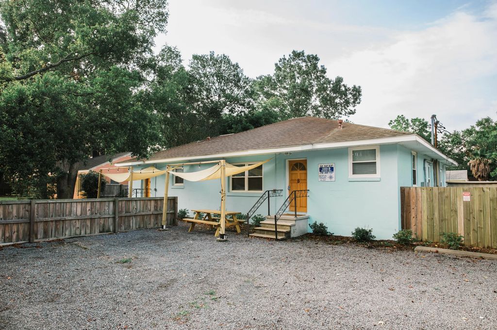 1221 Sumner Avenue A,b,c,d,e, North Charleston