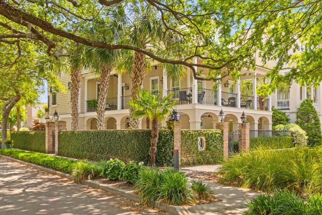 121 W Shipyard Road, Mount Pleasant