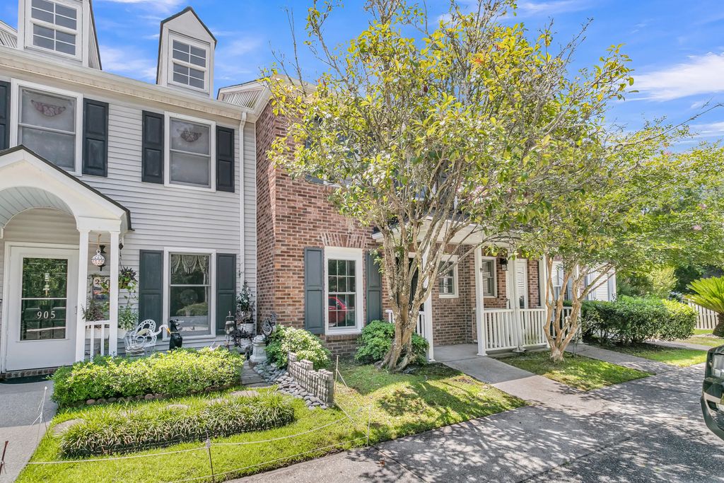 907 Reserve Way, Summerville
