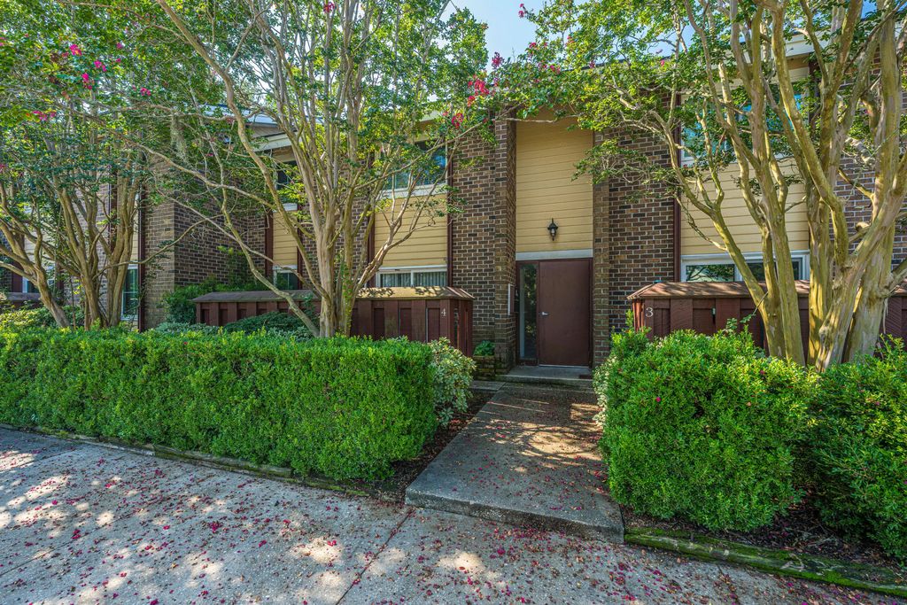 753 Ashdale Drive Apt 4, Charleston