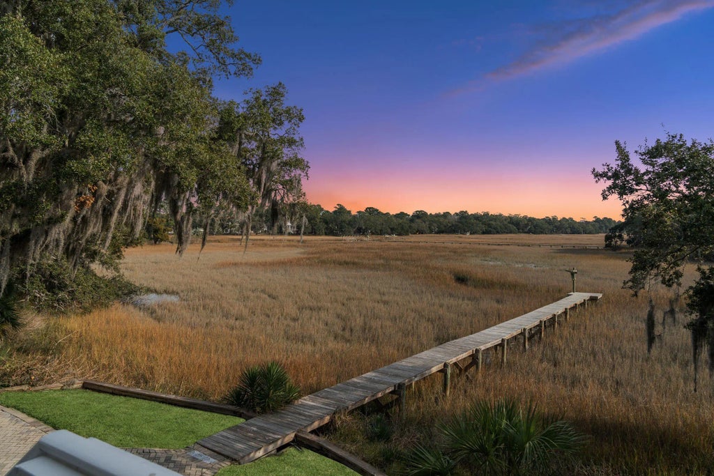 913 Paul Revere Drive, Charleston