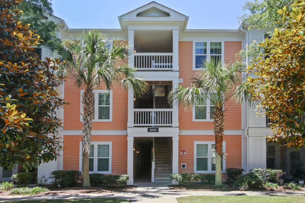 2033 Chatelain Way, Mount Pleasant