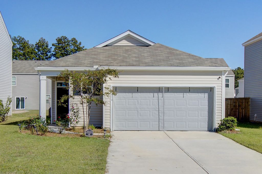 414 Eastern Pine Drive, Summerville