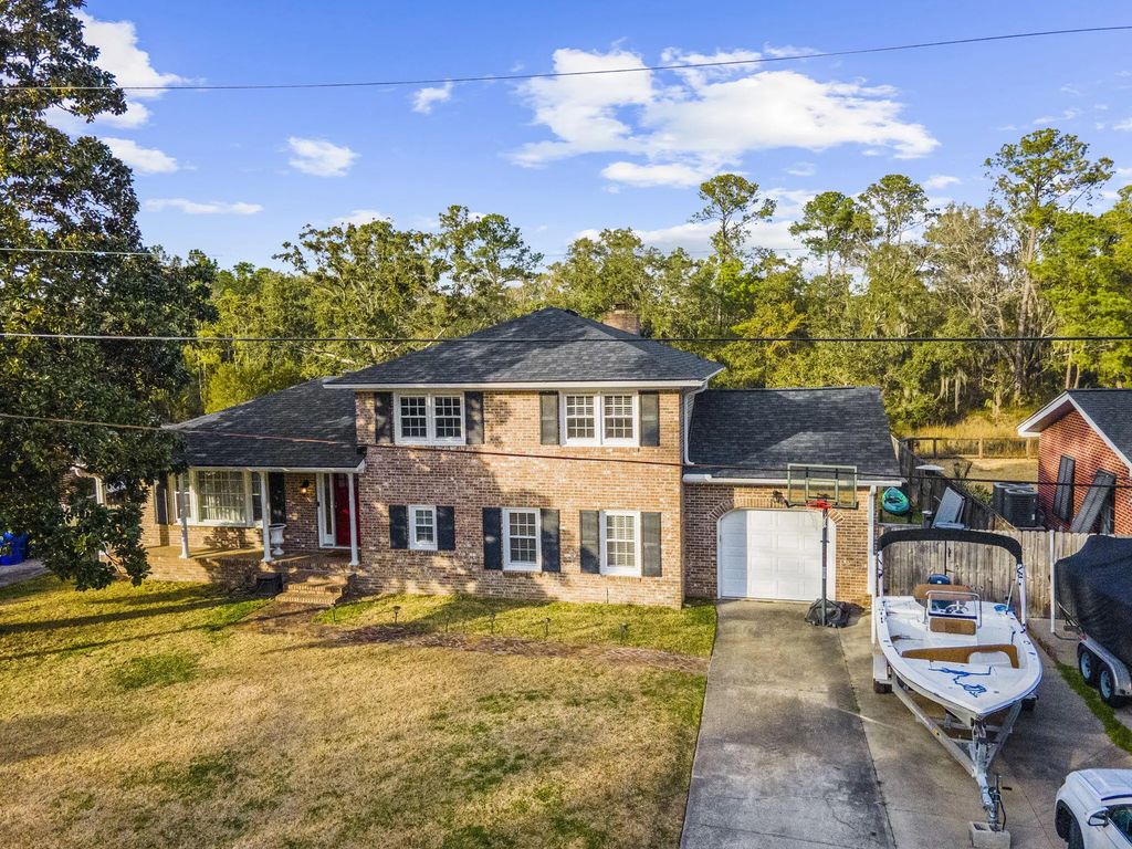 1832 Alice Drive, Charleston