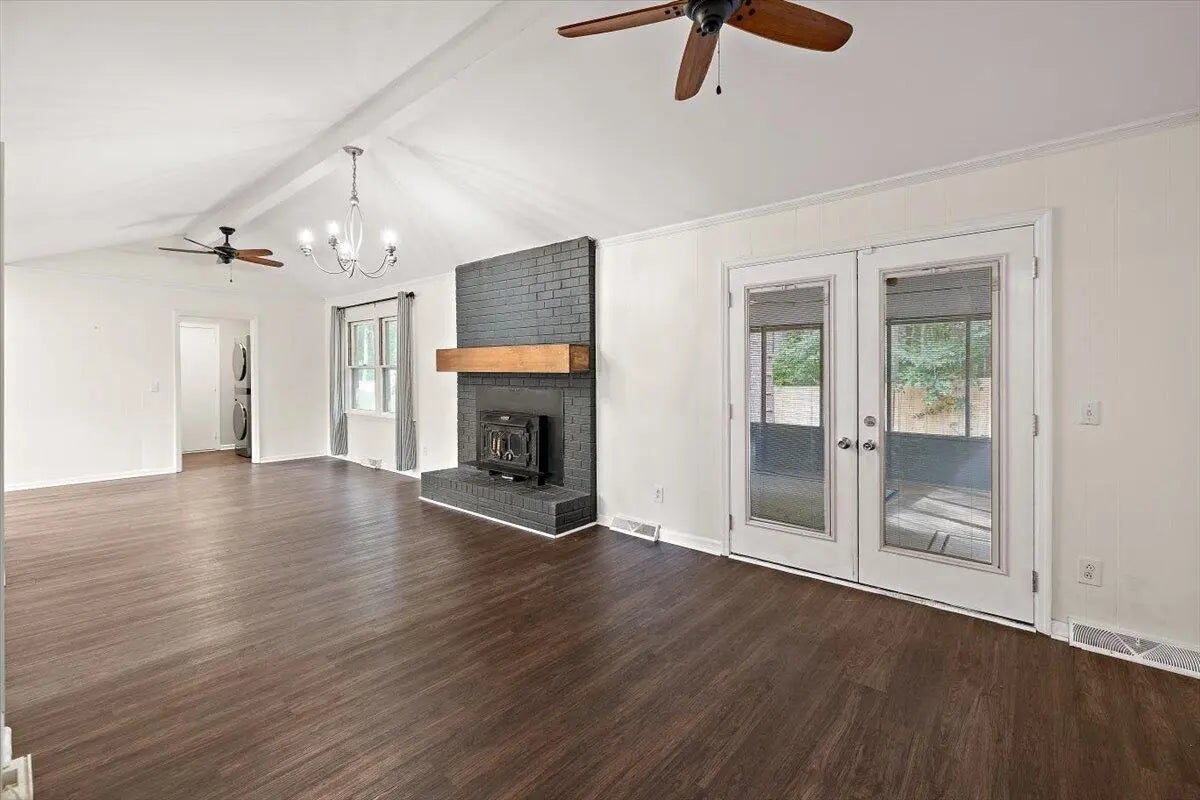 Photo of Listing #24021140