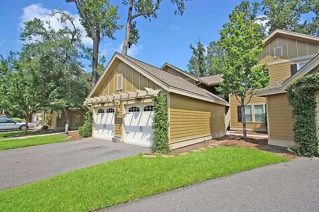 5508 Colonial Chatsworth Circle, North Charleston