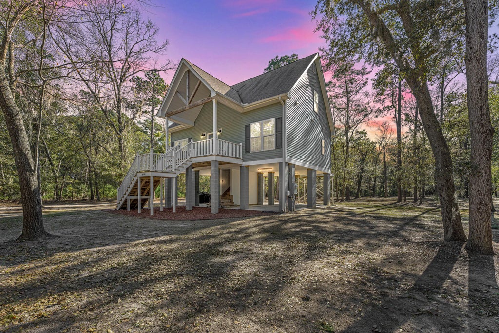 8990 Palmetto Road, Edisto Island
