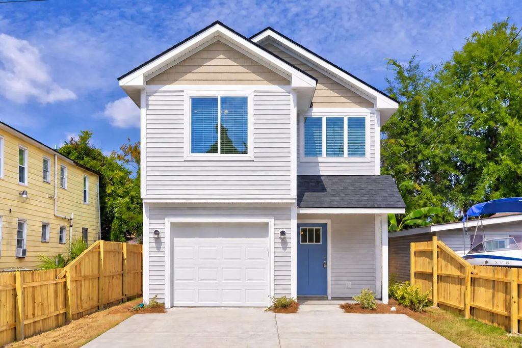 2002 Hugo Avenue, North Charleston