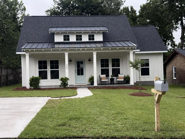 Photo of 305 E 1St North Street, Summerville SC