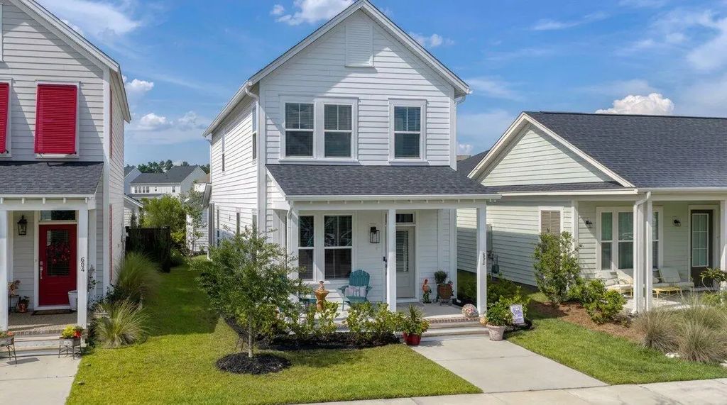 686 Blueway Avenue, Summerville