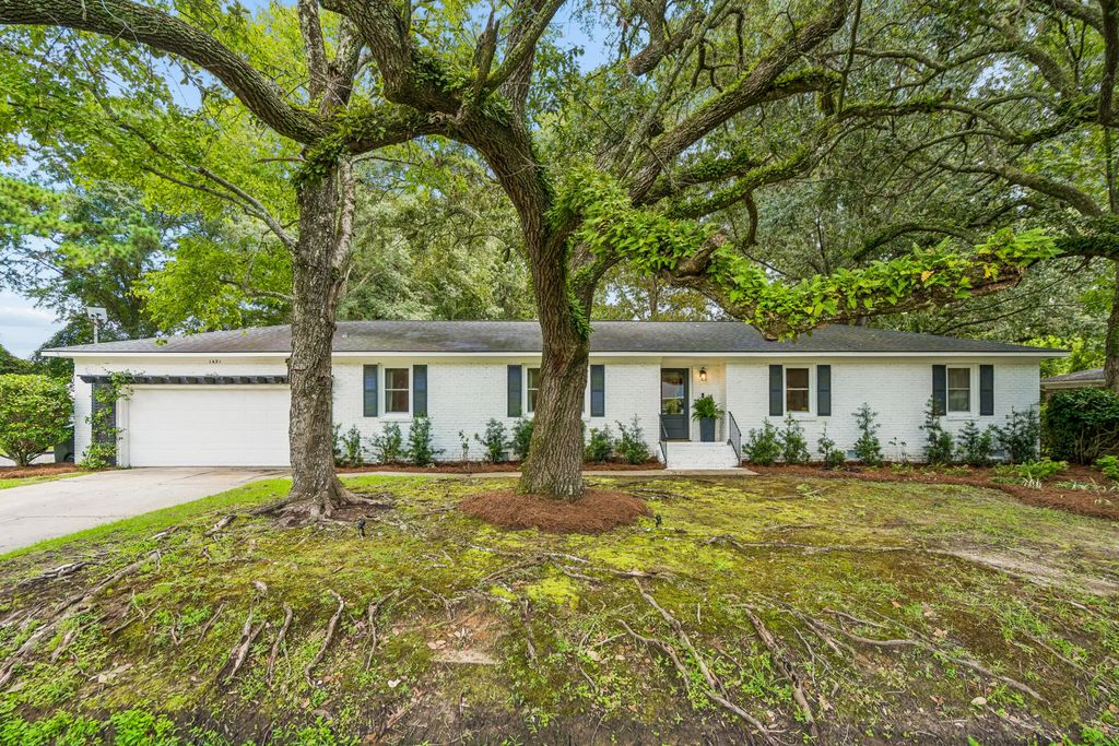 1421 Tara Road, Charleston