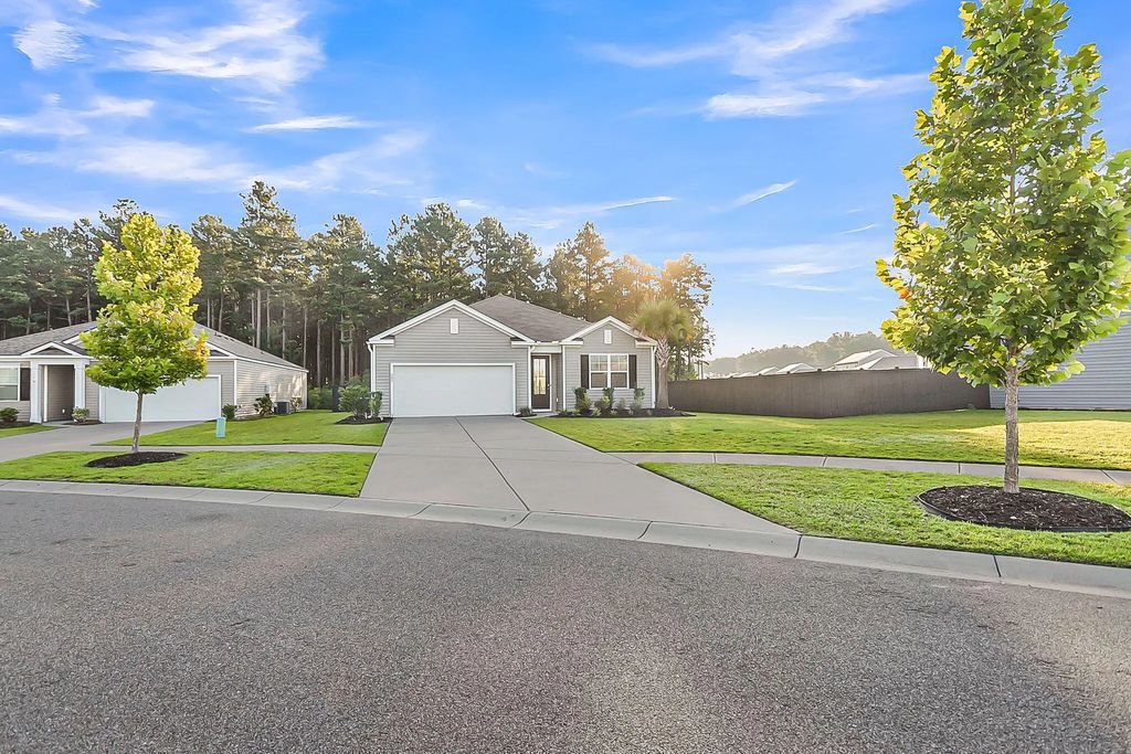 207 Greenwich Drive, Summerville