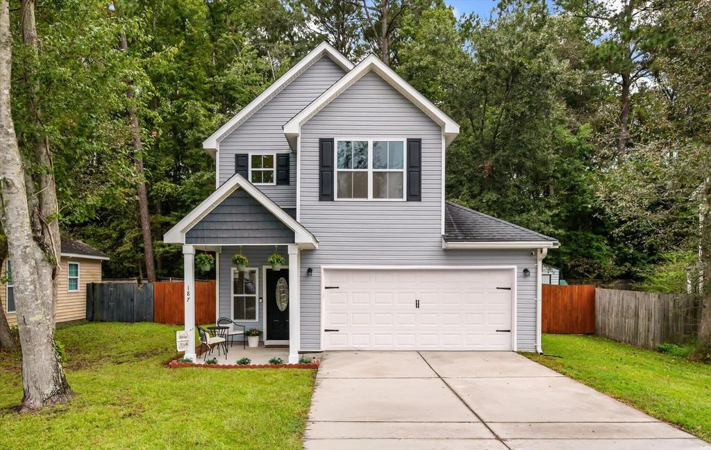 187 W Pine Street, Summerville