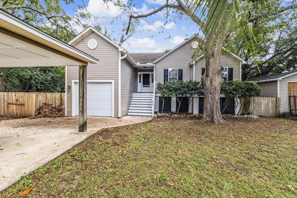 838 Targave Road, Charleston