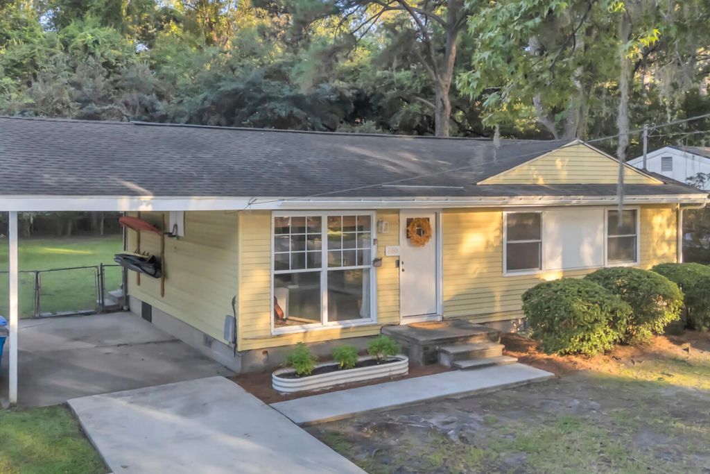 860 Savage Road, Charleston