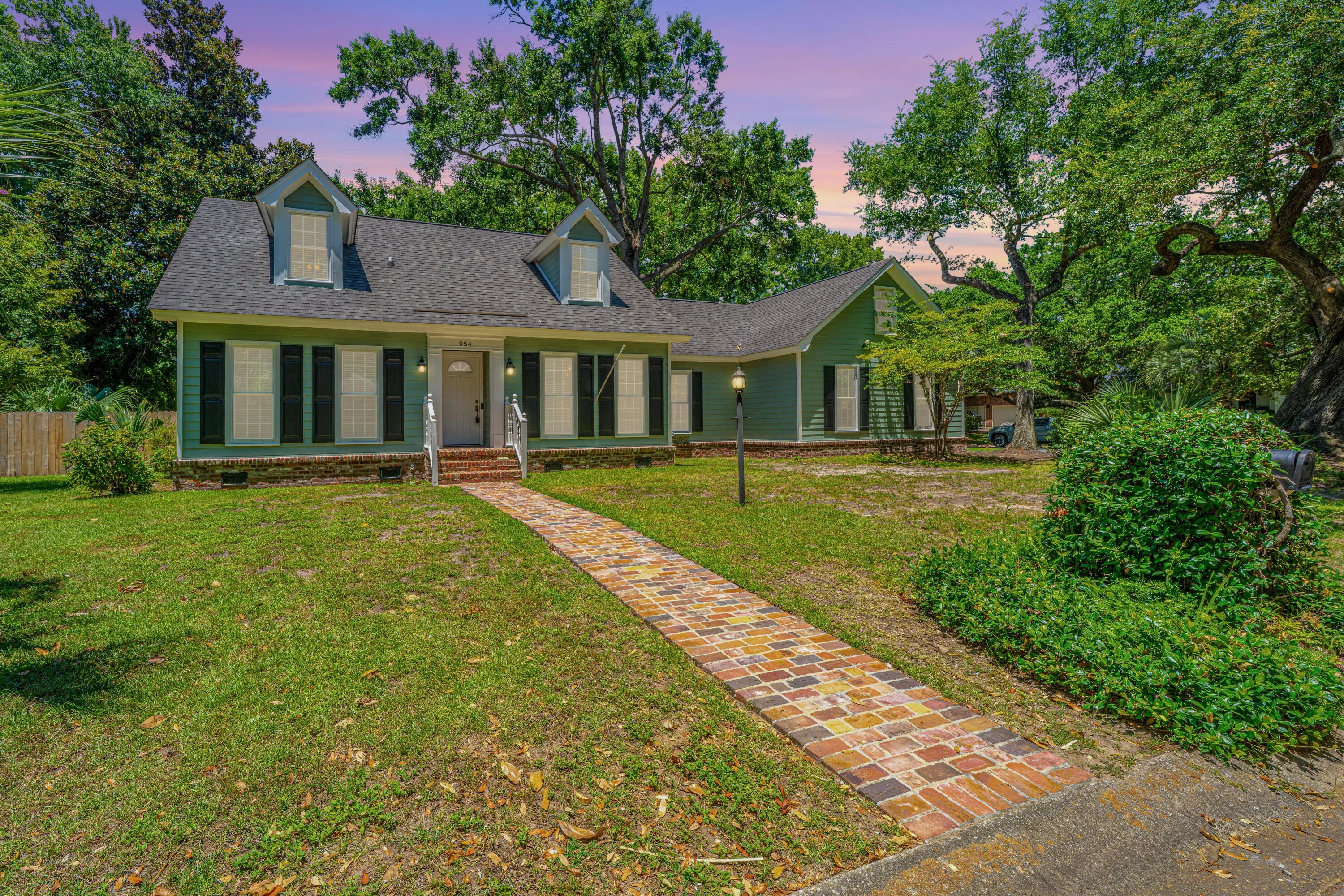 Photo of Listing #25018695