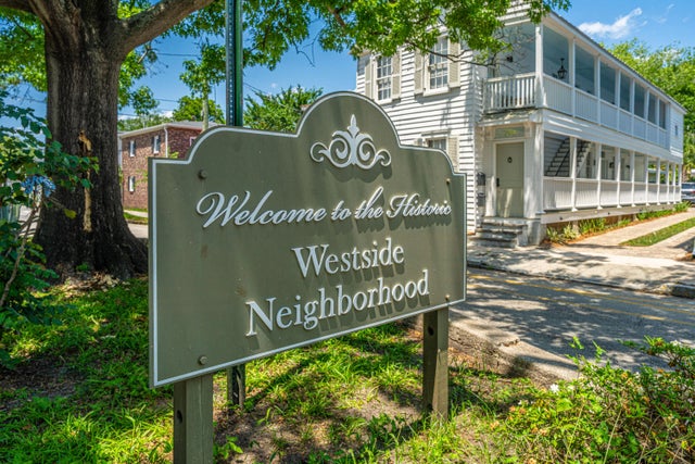 Photo of 200 Fishburne Street, Charleston SC