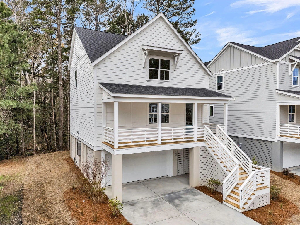 1919 Chestnut Oak Lane, Charleston
