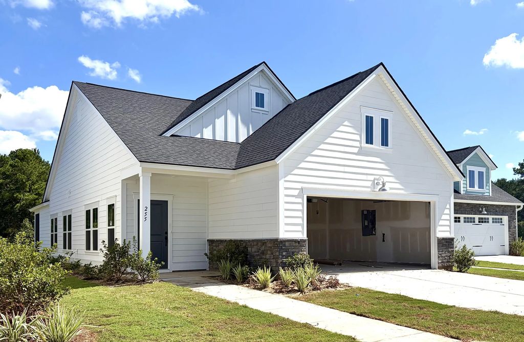 255 Captain Kidd Court, Summerville