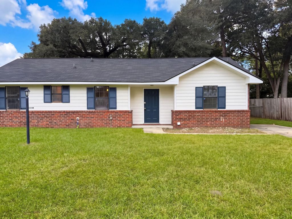 1300 Maryland Drive, Ladson