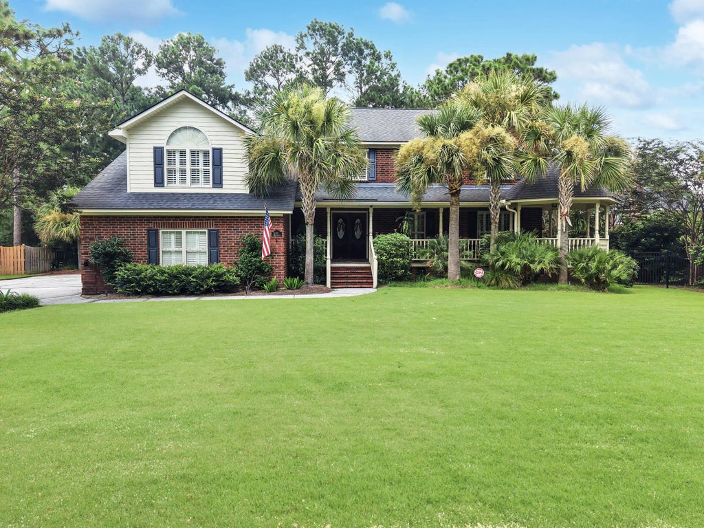 102 Castle Harbor Drive, Summerville